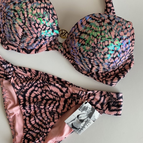 Victoria’s Secret bombshell Bikini - Picture 5 of 6